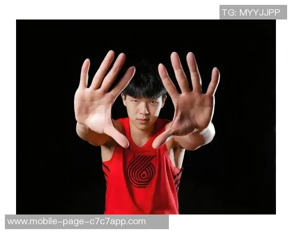 杨瀚森短暂出场仅2分钟展现实力迅速贡献4分令人期待更多表现