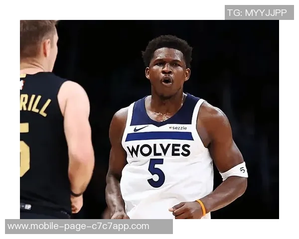 爱德华兹谈对战小米切尔的备战策略强调早睡养精蓄锐应对全场紧逼